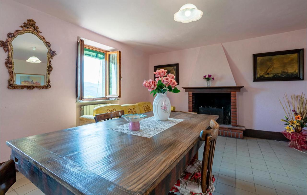 Stunning Home In Longoio With Kitchen Monti di Villa Kültér fotó